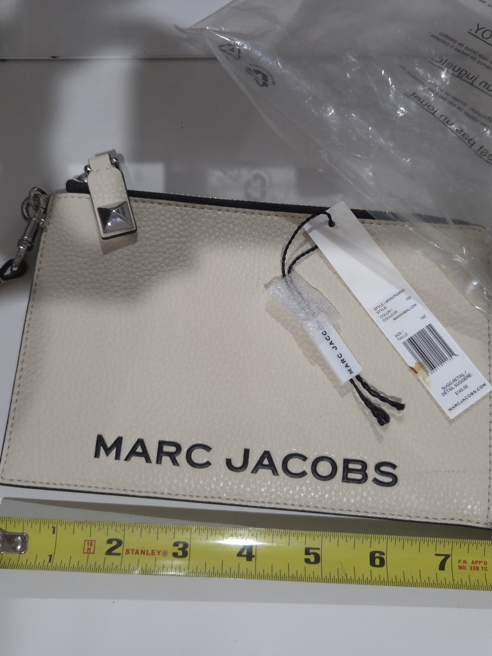 Marc Jacobs Marshmellow Wristlet - Picture 3 of 6